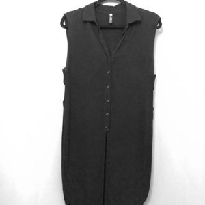 Long sleeveless button down shirt by LAPIS
